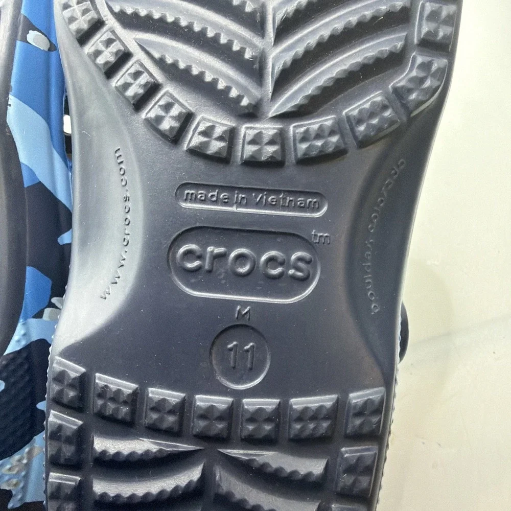 Crocs Navy Blue Camo Camouflage clogs sandals shoes Men's Size 11. New